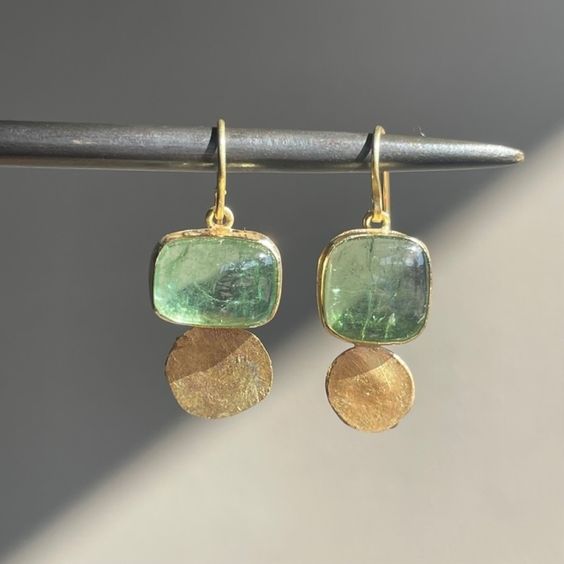 Boucles d'oreilles vintage en verre vert doré - Lydieannejewelry