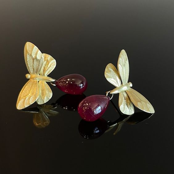 Boucles d'oreilles vintage papillons dorés et rubis