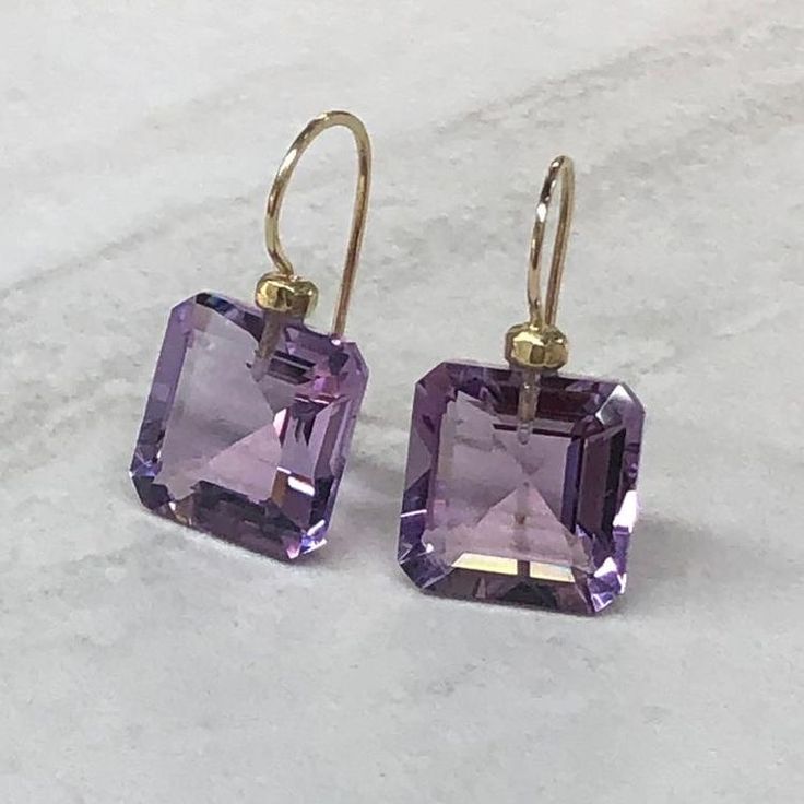 Boucles d'oreilles vintage violet cubique