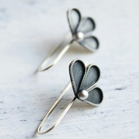 Boucles d'oreilles vintage lotus noir