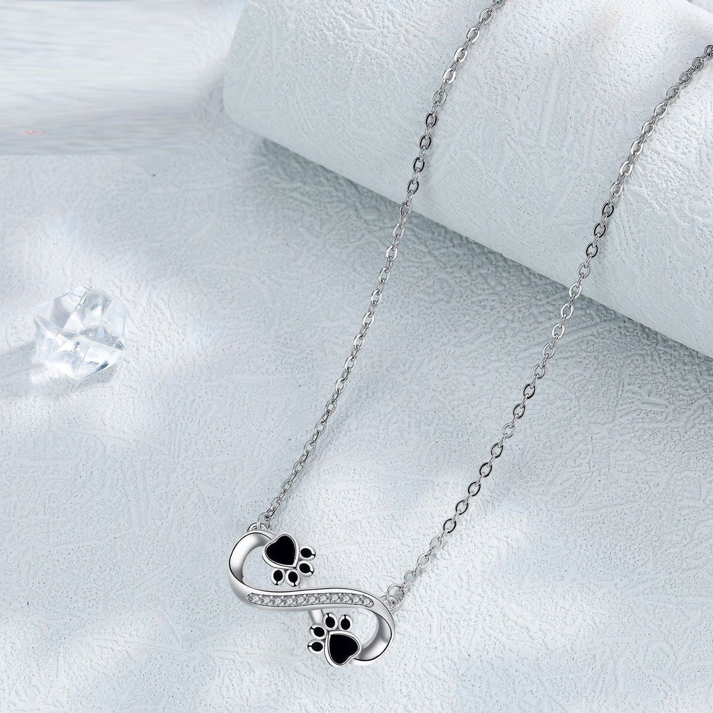 Collier Infinity Paw Print avec zircone