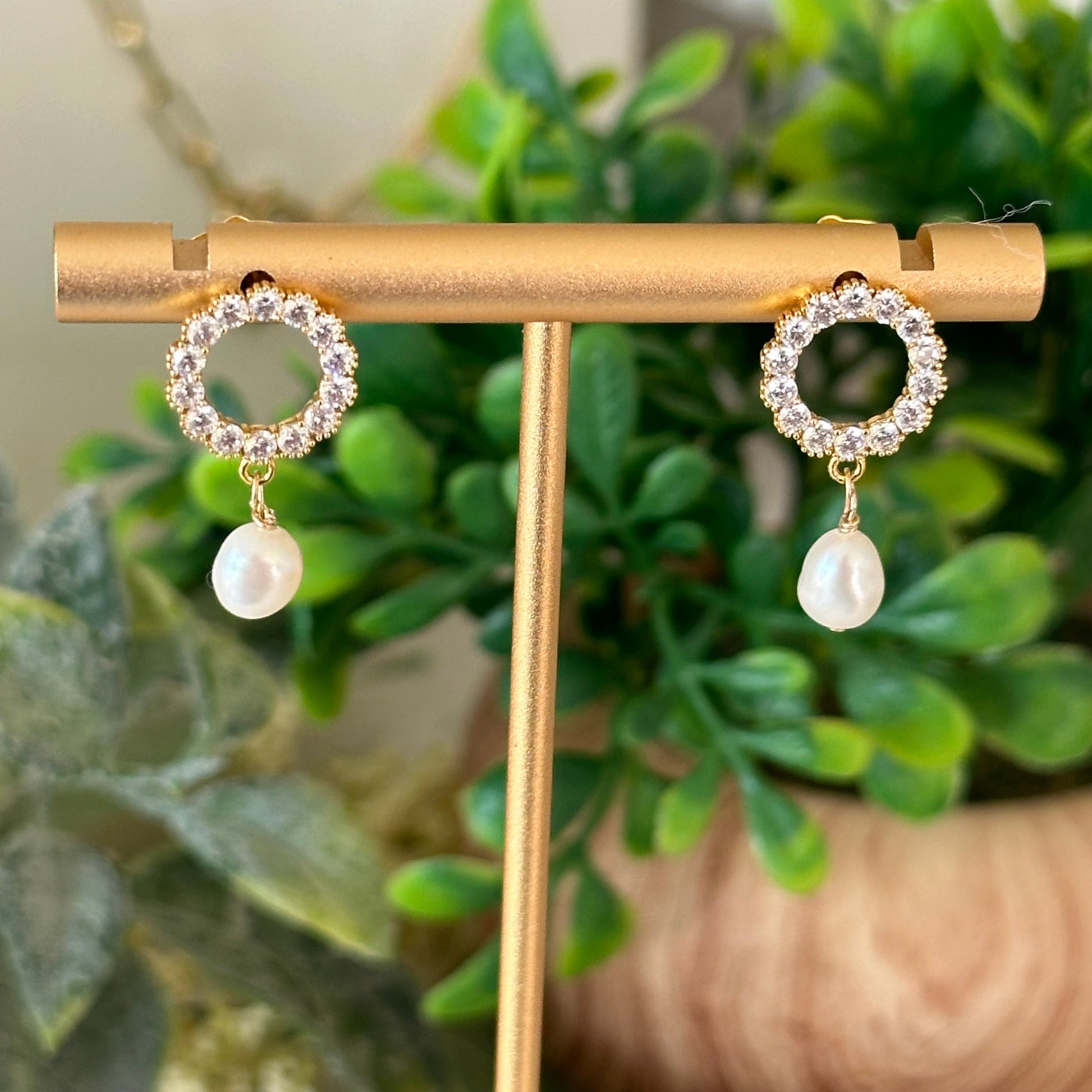 Boucles d'oreilles Belina à cercle ouvert et perles - Lydieannejewelry