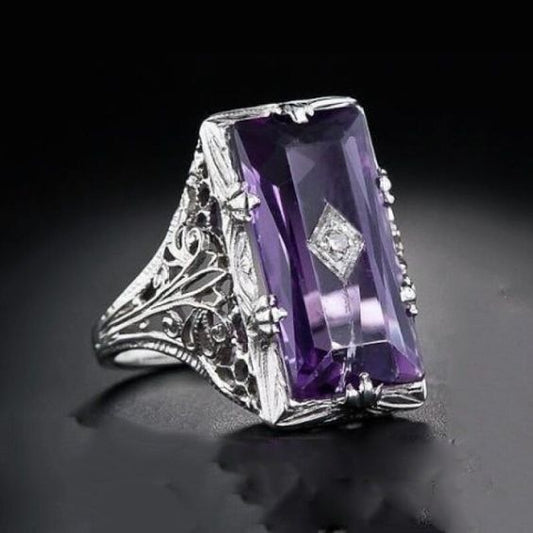 Bague vintage rectangulaire en verre violet et argent