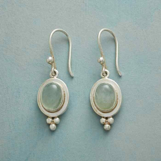 Boucles d'oreilles vintage argentées avec pierres incrustées vertes