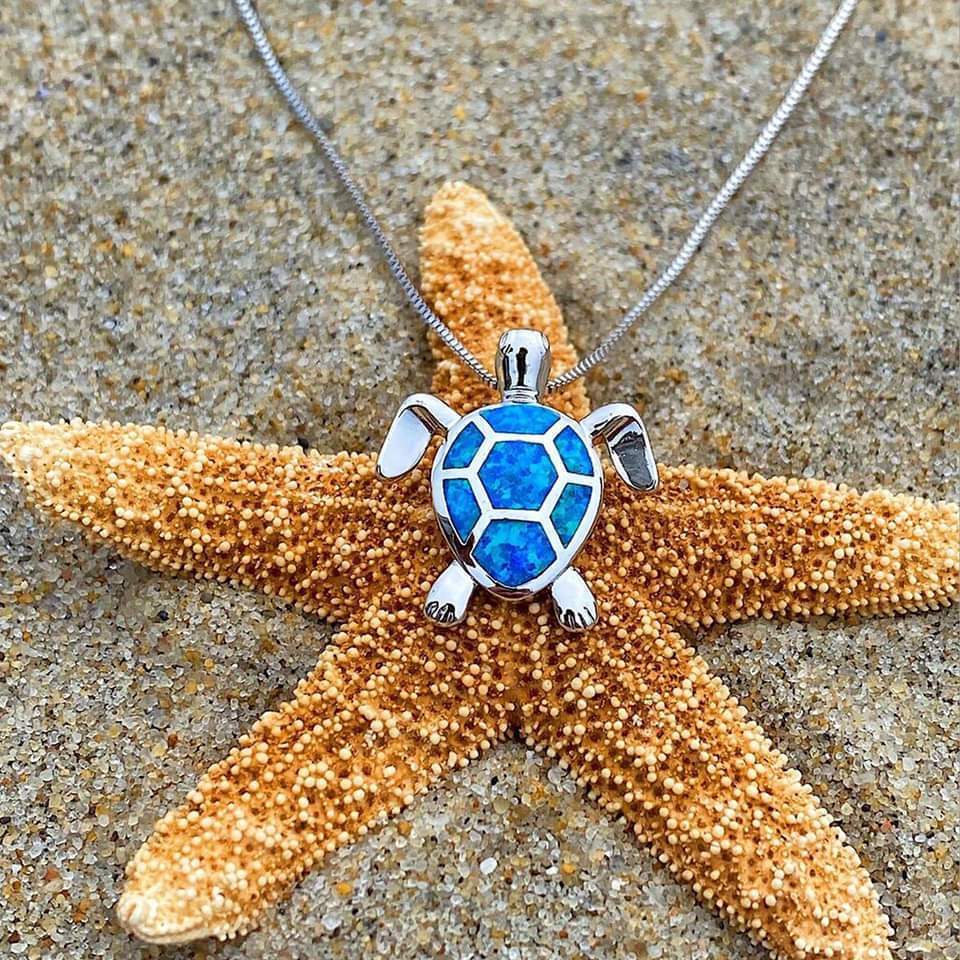 Ensemble collier et boucles d'oreilles tortue de mer en opale et argent