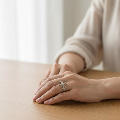 Élégante bague croix ajustable bicolore