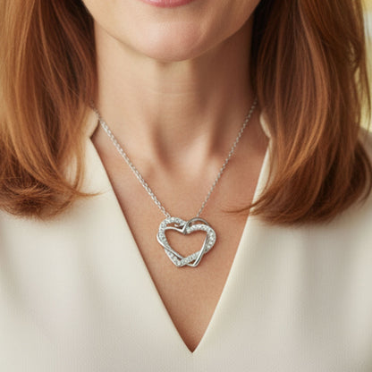 Collier et boucles d'oreilles en diamant en forme de cœur