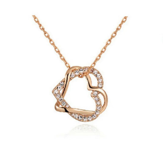 Collier et boucles d'oreilles en diamant en forme de cœur