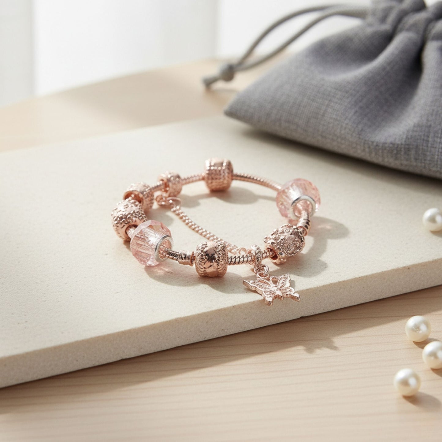 Bracelet géométrique Love en or rose