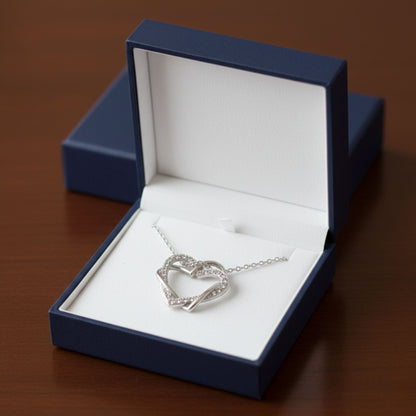 Collier et boucles d'oreilles en diamant en forme de cœur