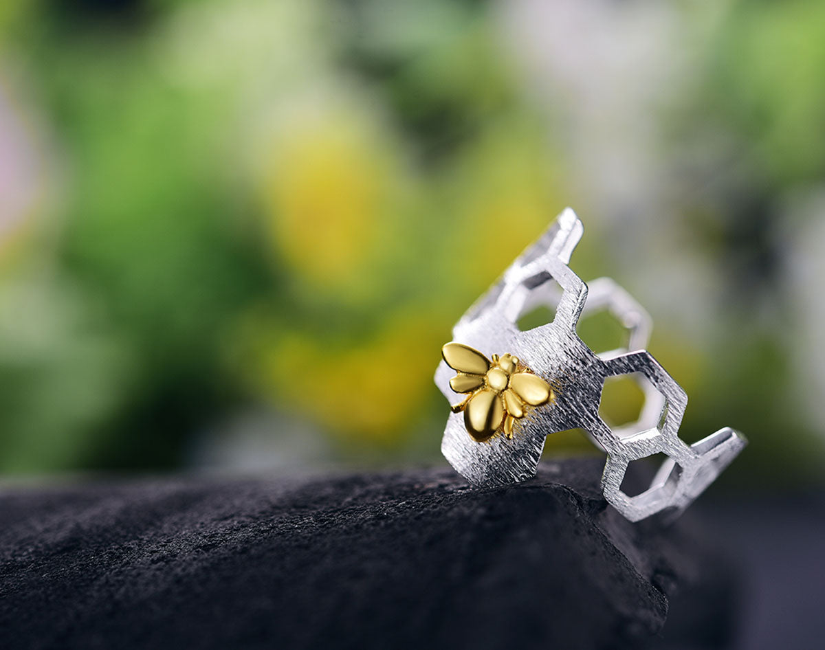 Bague ajustable en plaqué or 18 carats avec motif nid d'abeille