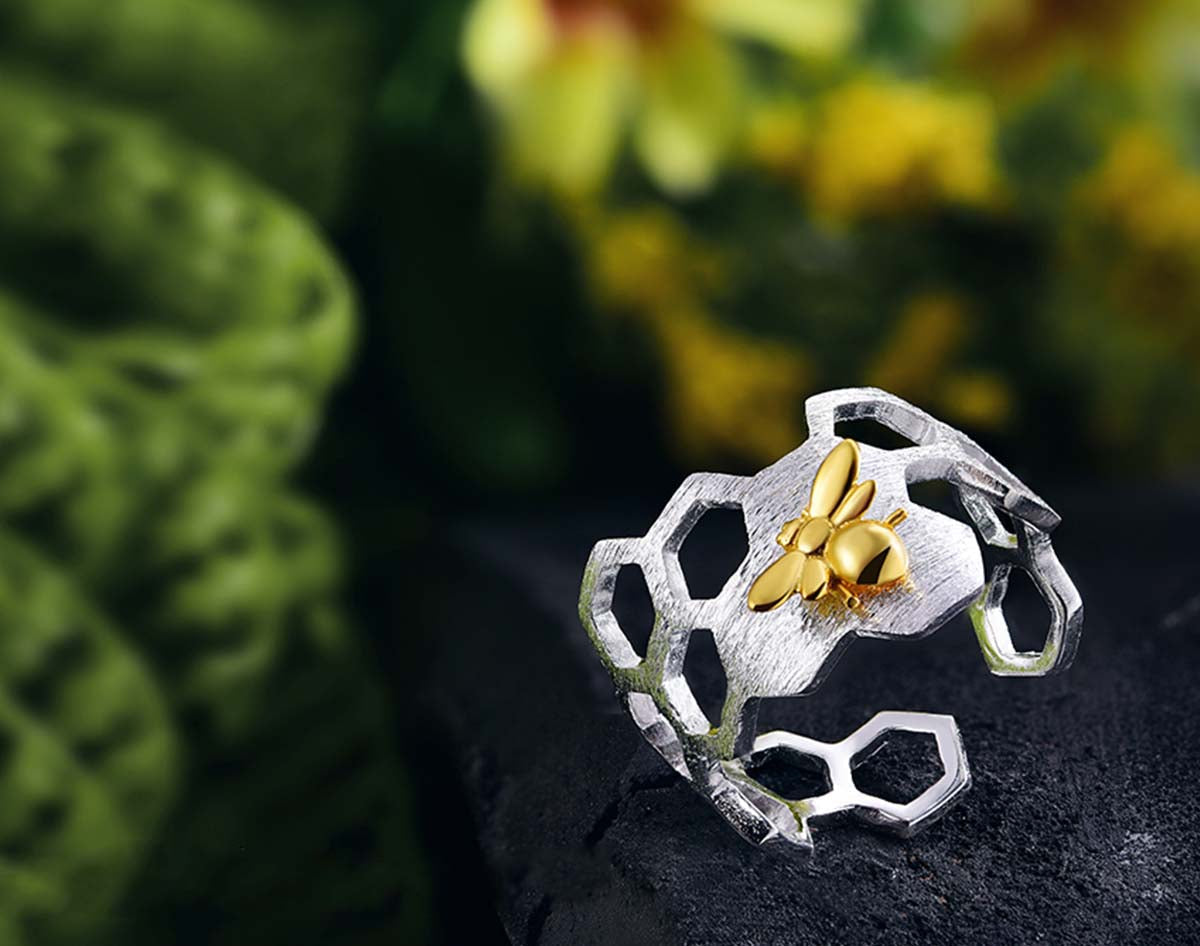 Bague ajustable en plaqué or 18 carats avec motif nid d'abeille