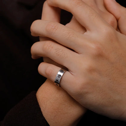 Bague artisanale avec empreinte de patte en acier inoxydable