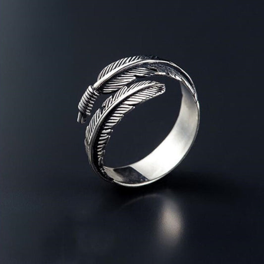 Bague ajustable gothique en argent avec plume