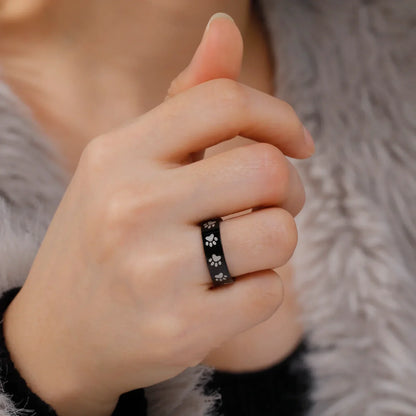 Bague artisanale avec empreinte de patte en acier inoxydable