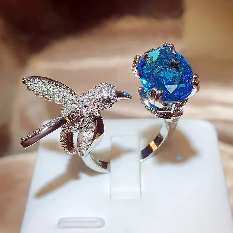 Bague ajustable avec pierre précieuse colibri – Zircon, plaquée or 14 carats