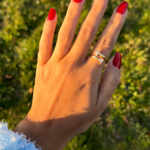 Bague ajustable en or avec cœur scintillant et croix - Lydieannejewelry