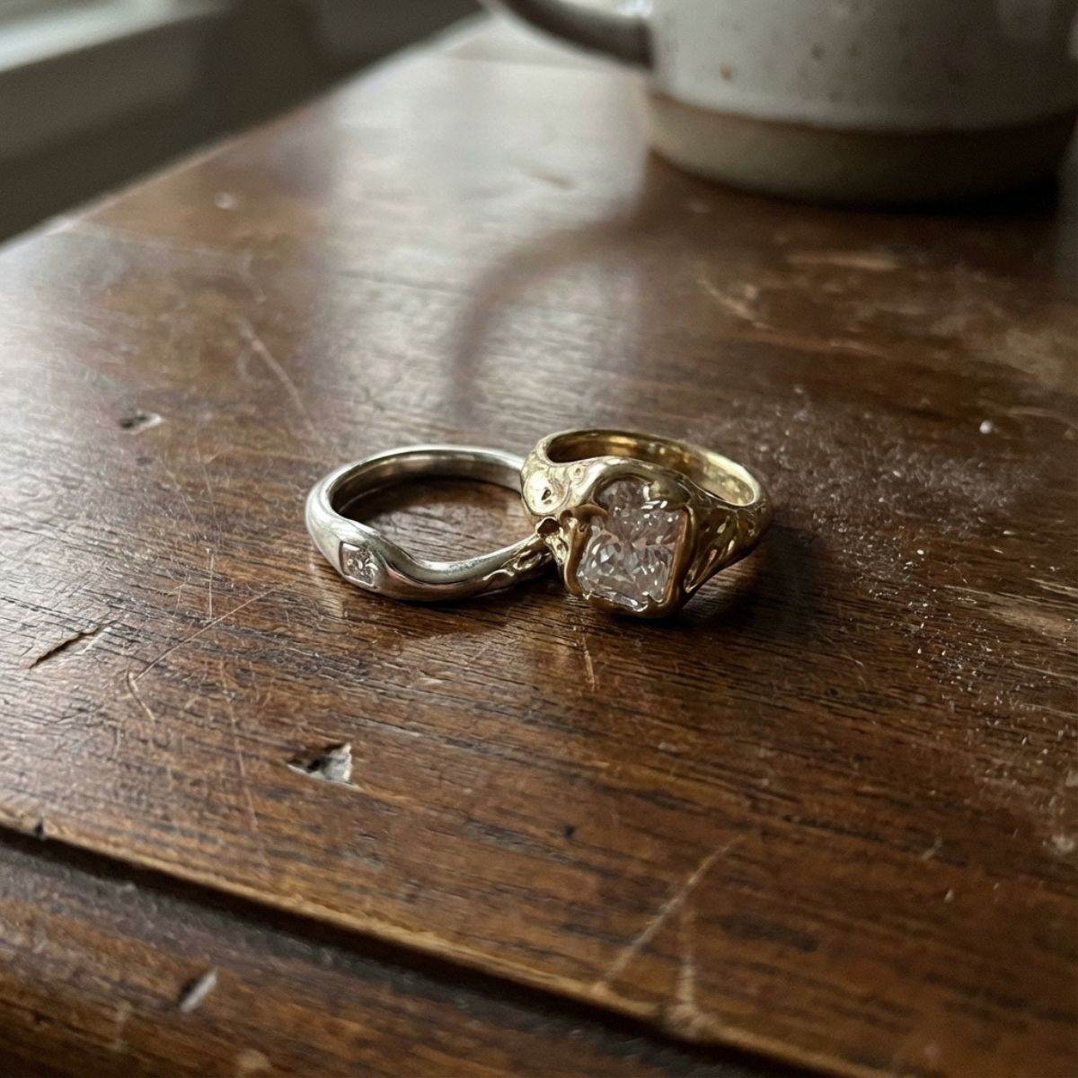 Ensemble de bagues vintage en verre blanc, or et argent