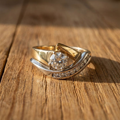 Bague vintage irrégulière en or et argent avec zircone