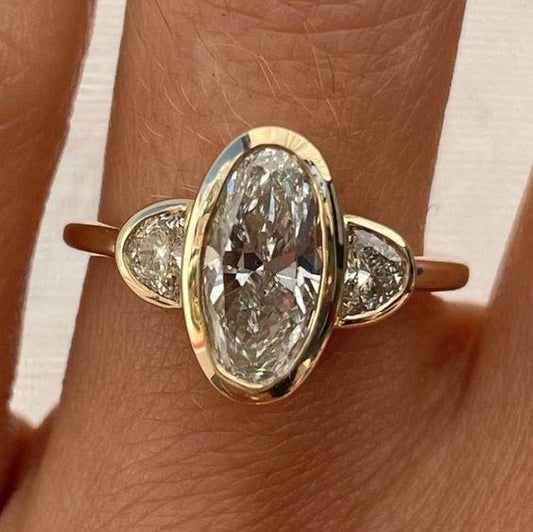 Bague vintage ovale en zircone et verre doré