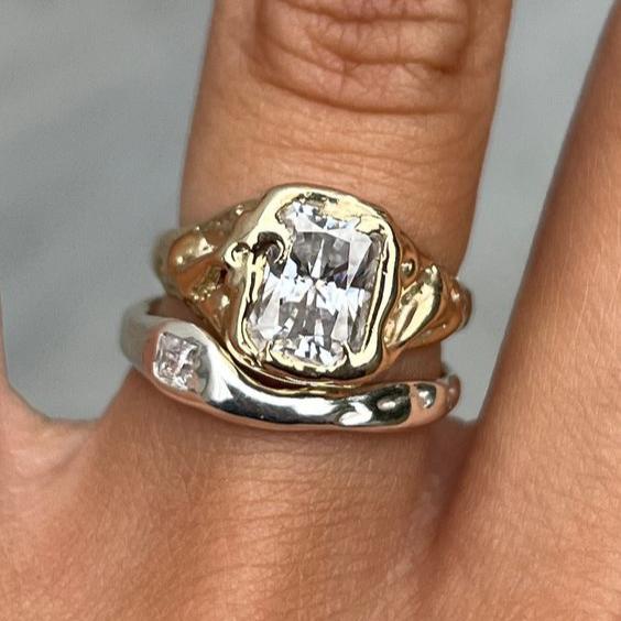 Ensemble de bagues vintage en verre blanc, or et argent