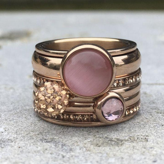 Bague vintage rose en pierre de lune rose