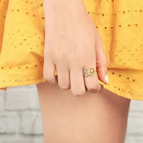 Bague ajustable en or en forme de tournesol