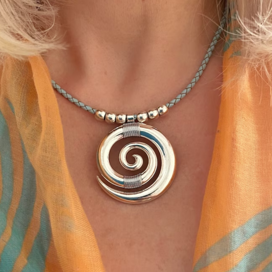 Collier vintage en argent spiralé
