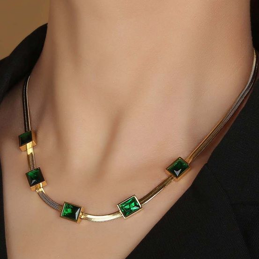 Collier vintage en zircone verte