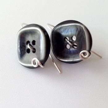 Vintage Rounded Black Button Earrings-Lydieannejewelry