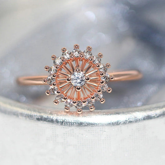 Bague classique en or rose avec motif cristal soleil rayonnant - Lydieannejewelry