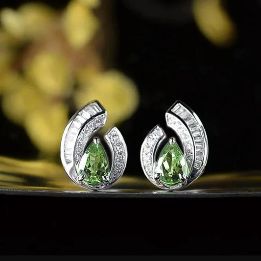 Boucles d'oreilles clous en zircone verte poire - Lydieannejewelry