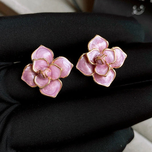 Boucles d'oreilles clous fleur en émail violet et or - Lydieannejewelry
