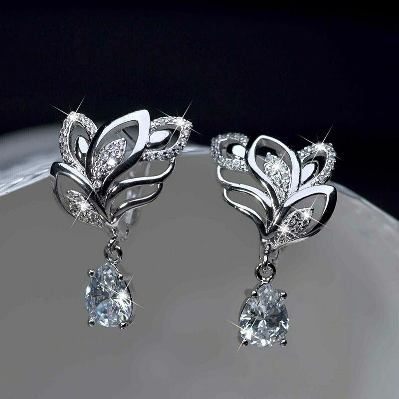 Boucles d'oreilles argentées en cristal à motif floral scintillant - Lydieannejewelry