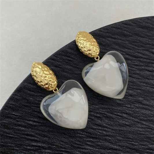 Boucles d'oreilles classiques en résine transparente taillée en forme de cœur et texturées - Lydieannejewelry