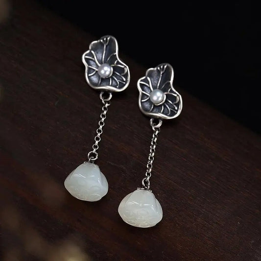 Boucles d'oreilles classiques en argent et jade blanc en forme de feuille de lotus avec perles - Lydieannejewelry