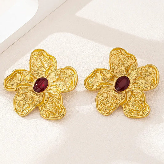 Boucles d'oreilles classiques en or avec pierre rouge ovale en forme de fleur - Lydieannejewelry
