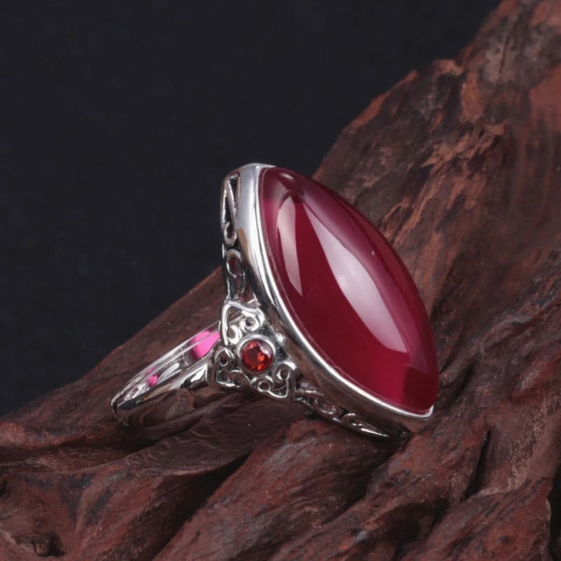 Bague ajustable classique en argent avec pierre rouge marquise - Lydieannejewelry