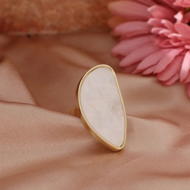 Bague ajustable vintage en or avec pierre en forme de larme - Lydieannejewelry