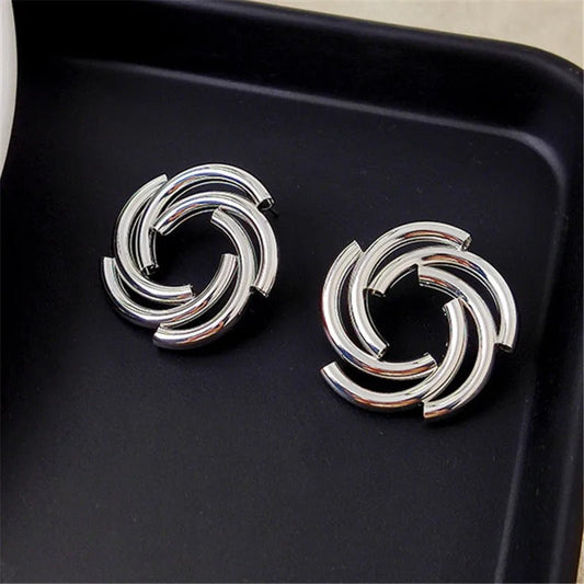 Boucles d'oreilles classiques en argent en forme de spirale entrelacée - Lydieannejewelry