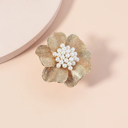 Bague ajustable classique en or avec perle blanche et motif floral - Lydieannejewelry