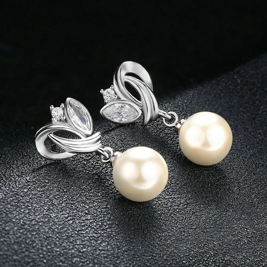 Boucles d'oreilles classiques en argent avec perles et touche vintage - Lydieannejewelry
