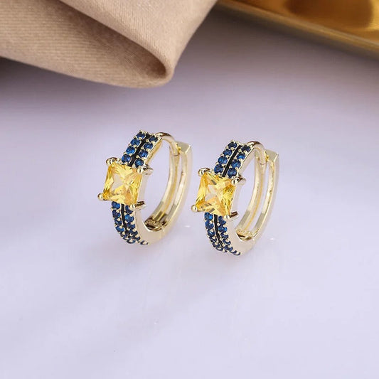 Boucles d'oreilles créoles classiques en or jaune et bleu avec pierres précieuses carrées - Lydieannejewelry