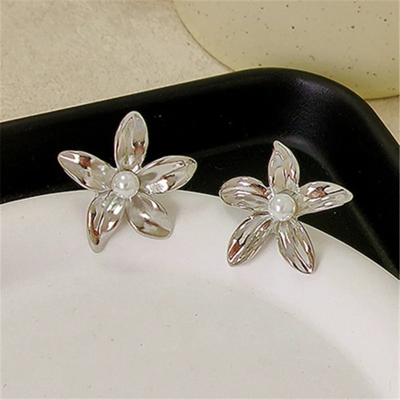 Boucles d'oreilles classiques en argent avec perles blanches - Lydieannejewelry