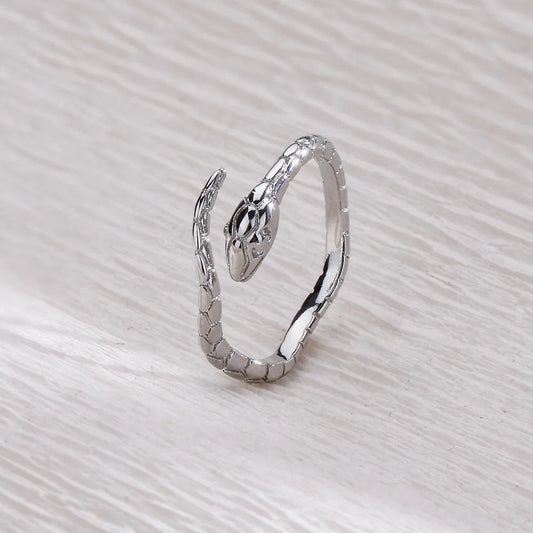 Bague ajustable au design serpent argenté intemporel - Lydieannejewelry