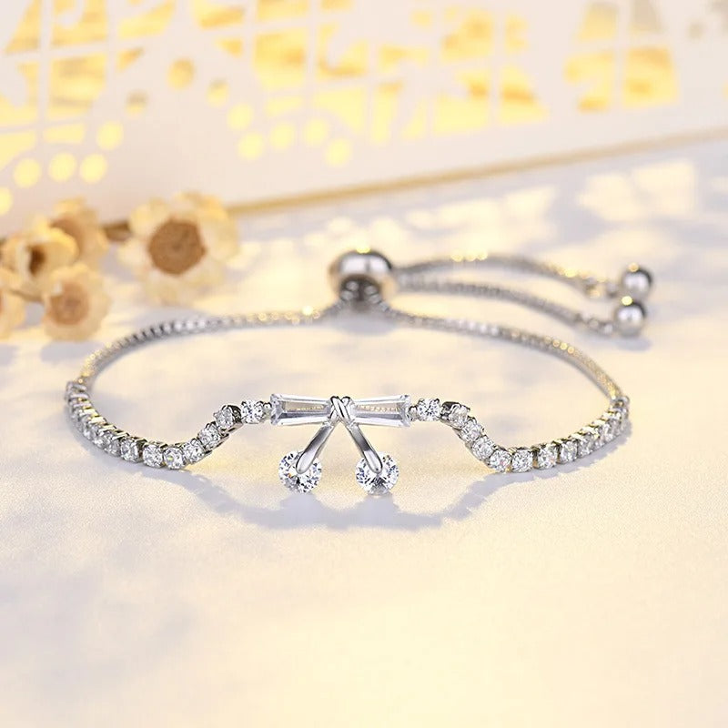 Bracelet vintage avec pendentif en cristal argenté en forme de nœud et pendentif - Lydieannejewelry