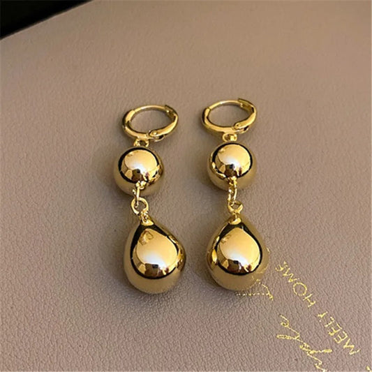 Boucles d'oreilles classiques en forme de goutte et ornées de boules en or - Lydieannejewelry