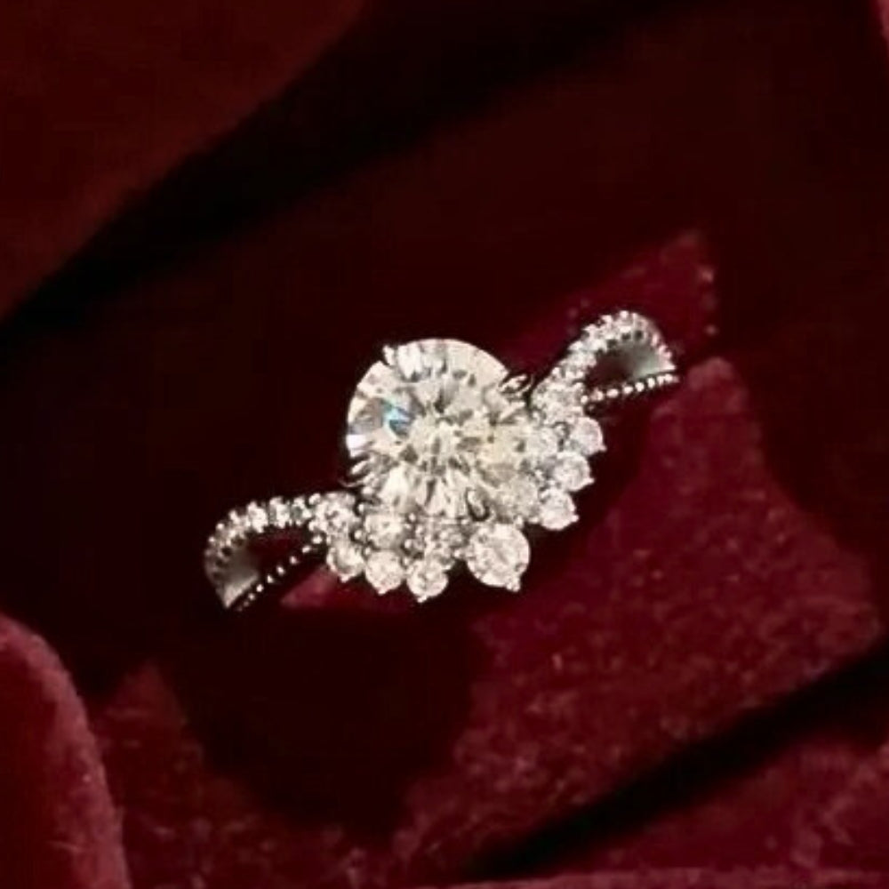 Bague ajustable classique avec couronne incrustée de diamants taille ronde - Lydieannejewelry