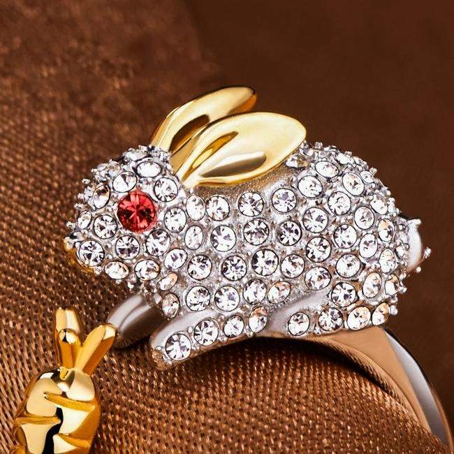 Bague unique ajustable en argent avec lapin et carotte en cristal