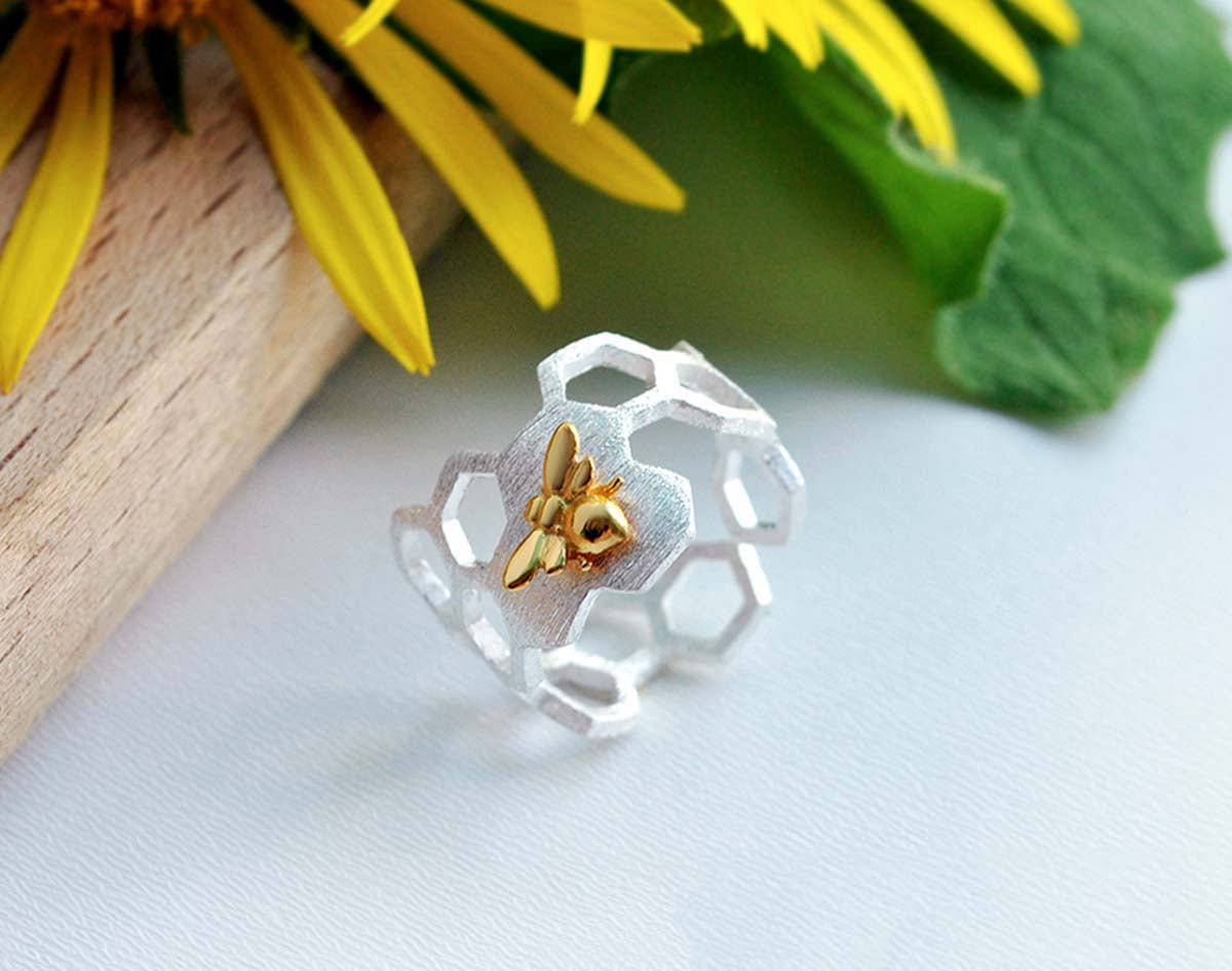 Bague ajustable en plaqué or 18 carats avec motif nid d'abeille